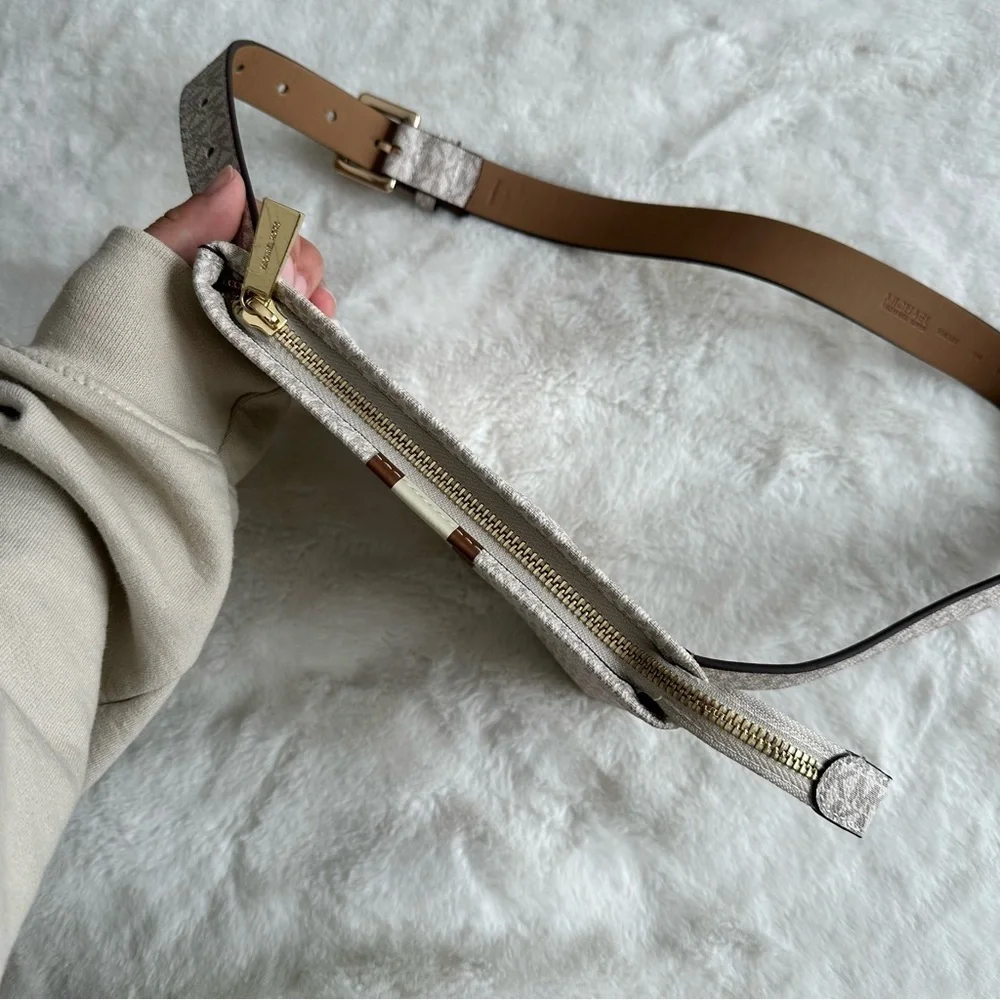 Michael Kors Logo Belt Bag Size S/M